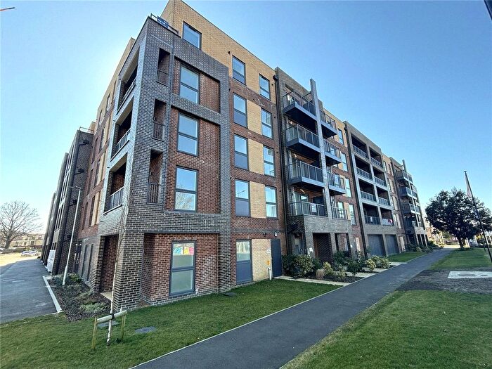 1 Bedroom Flat To Rent In Moorfield Place, Farnborough, Hampshire, GU14