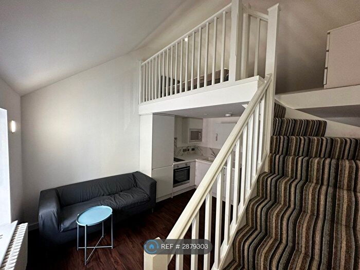 Studio To Rent In Clifton Road, Bristol, BS8