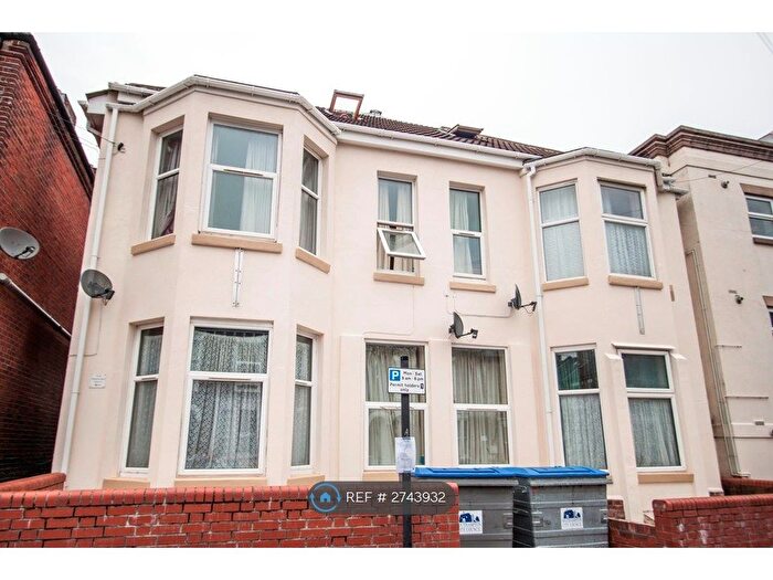 3 Bedroom Flat To Rent In Ordnance Road, Southampton, SO15