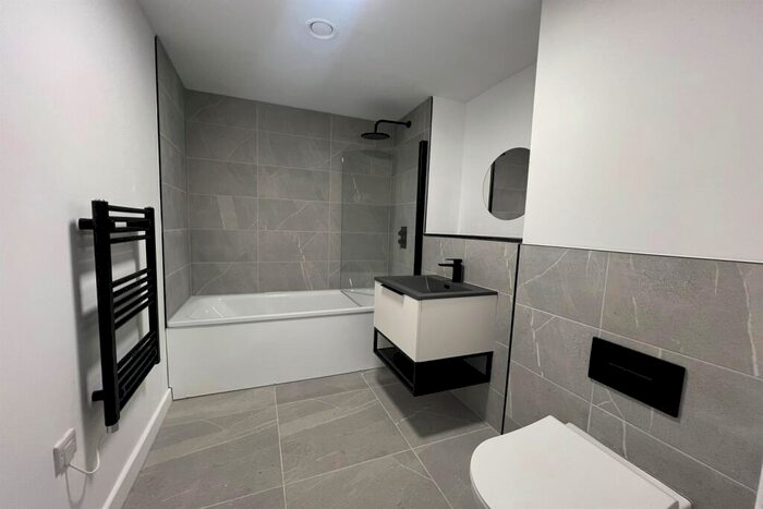 1 Bedroom Apartment To Rent In Seymour Grove, Old Trafford, Manchester, M16