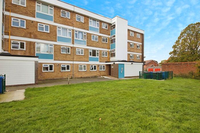 2 Bedroom Flat For Sale In Wedhey, Harlow, CM19