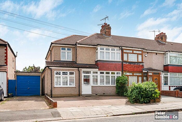 5 Bedroom Terraced House For Sale In Perimeade Road, Perivale, Greenford, UB6