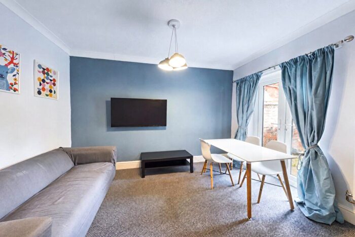 4 Bedroom House To Rent In Euston Road, Far Cotton, Northampton, NN4