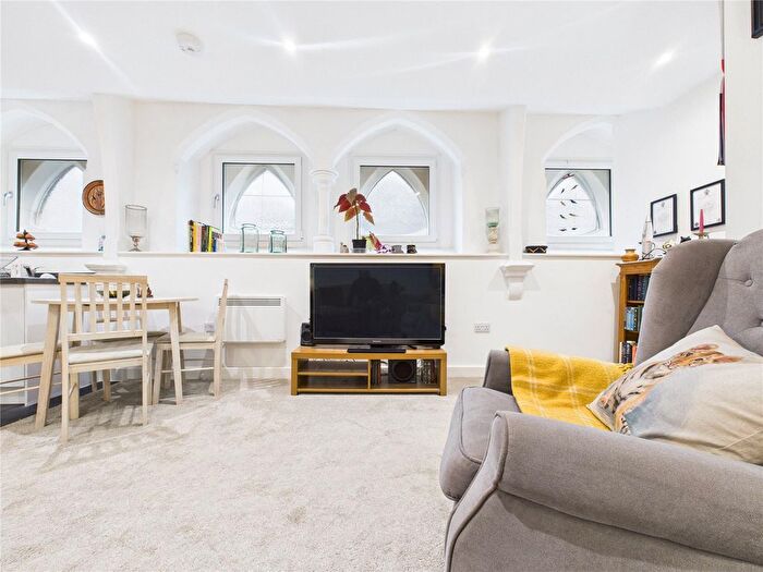 2 Bedroom Flat For Sale In Cowper Street, Redfield, Bristol, BS5