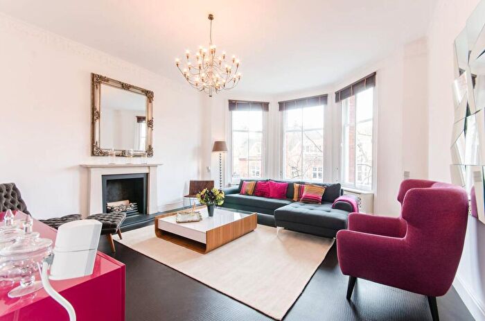 2 Bedroom Flat To Rent In Drayton Gardens, South Kensington, London, SW10