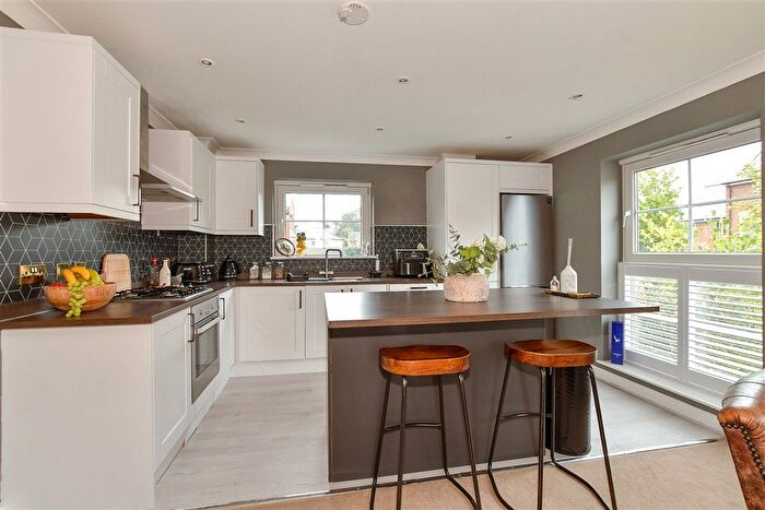 2 Bedroom Flat For Sale In Godfrey Gardens, Chartham Downs, Canterbury, Kent, CT4