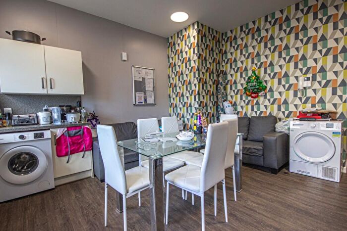 6 Bedroom Apartment To Rent In Flat Albion House, St. James Street, Newcastle Upon Tyne, NE1