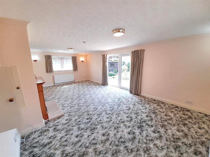2 Bedroom Detached Bungalow For Sale In Burndell Road, Yapton, BN18