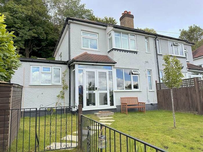 3 Bedroom House To Rent In Bedroom Semi Detached House In Caterham Valley, CR3