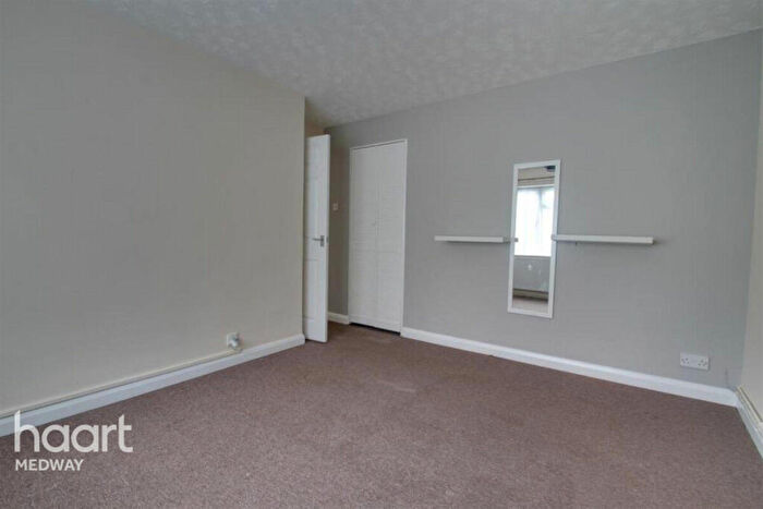2 Bedroom Apartment To Rent In Mercury Close, Rochester, ME1
