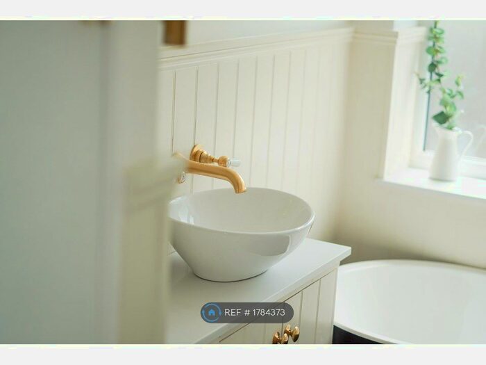 2 Bedroom Flat To Rent In Rye Harbour Road, Rye, TN31