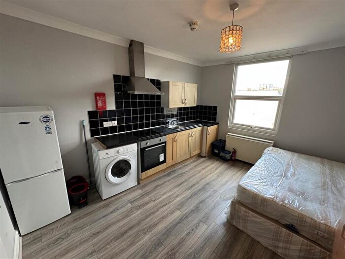 Studio To Rent In Chatsworth Road, London, E5