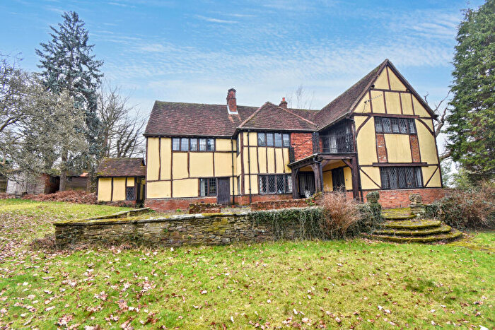 4 Bedroom Detached House For Sale In Coombe Hill Court, Windsor, Berkshire, SL4