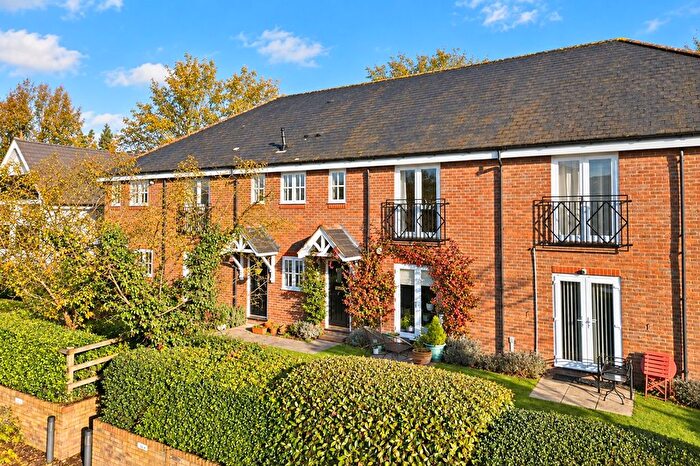 2 Bedroom Maisonette For Sale In Minister Court, Frogmore, St. Albans, AL2