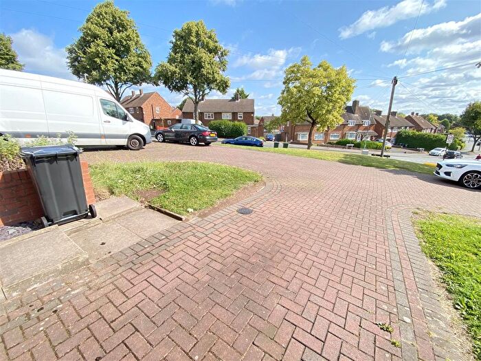 3 Bedroom Terraced House To Rent In Move In Asap Denbigh Drive, West Bromwich, B71