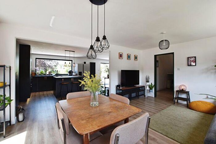 4 Bedroom Detached House For Sale In Chestnut Close, Salisbury ***Acre Of Water Meadow***, SP1