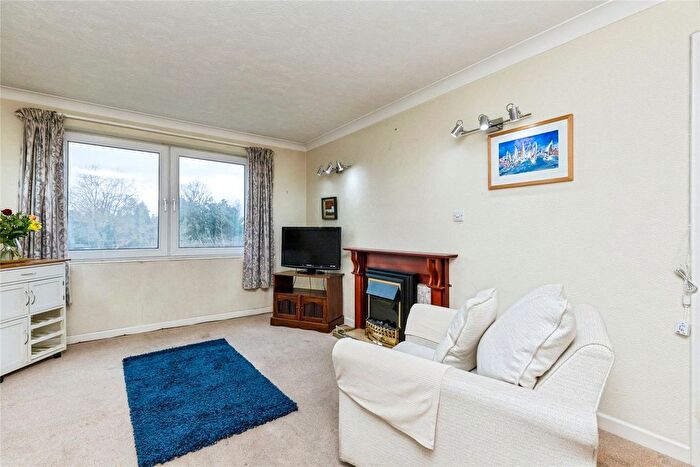 1 Bedroom Flat For Sale In Homestream House, Horsham, RH12