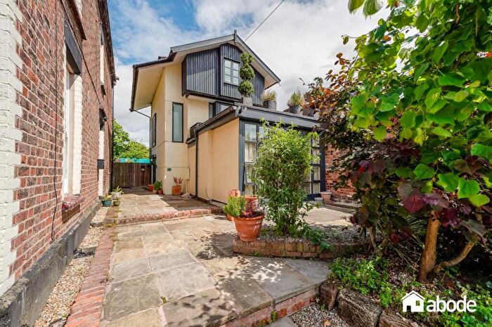 2 Bedroom Detached House For Sale In Wellington Fields, Wavertree, Liverpool, L15