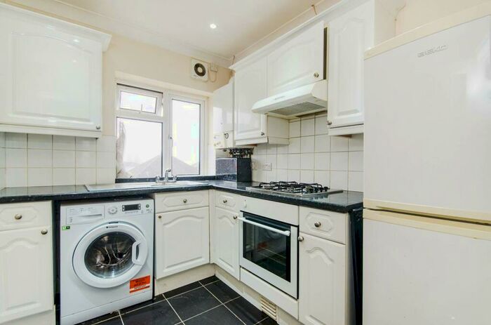 1 Bedroom Flat To Rent In Newlands Close, Sudbury, Wembley, HA0