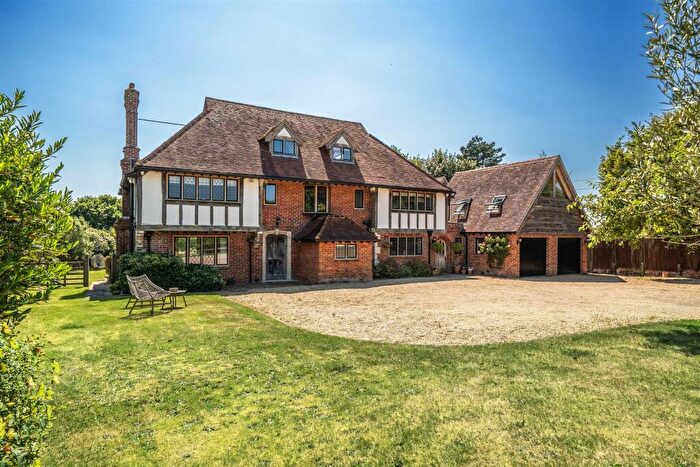 5 Bedroom Detached House For Sale In Cowes Lane, Hook Park, Warsash, SO31