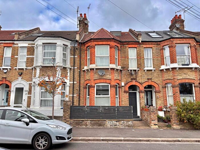 3 Bedroom Flat To Rent In Ashburnham Road, Kensal Rise, London, NW10