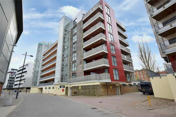 2 Bedroom Flat To Rent In Allison Bank, Geoffrey Watling Way, Norwich, NR1
