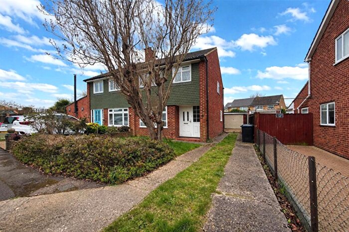 3 Bedroom Semi Detached House For Sale In Westfield Close, Gravesend, Kent, DA12