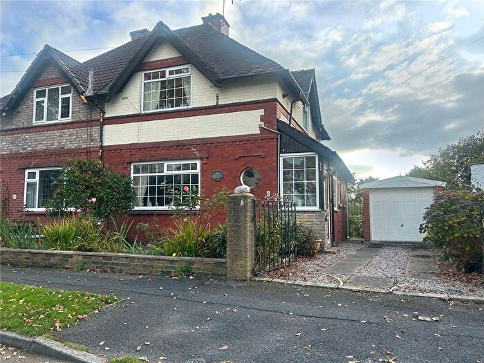 2 Bedroom Semi-detached House For Sale In Green Lane, Garden Suburbs, Oldham, OL8