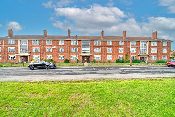 2 Bedroom Flat For Sale In Guest Avenue, Wolverhampton, WV11