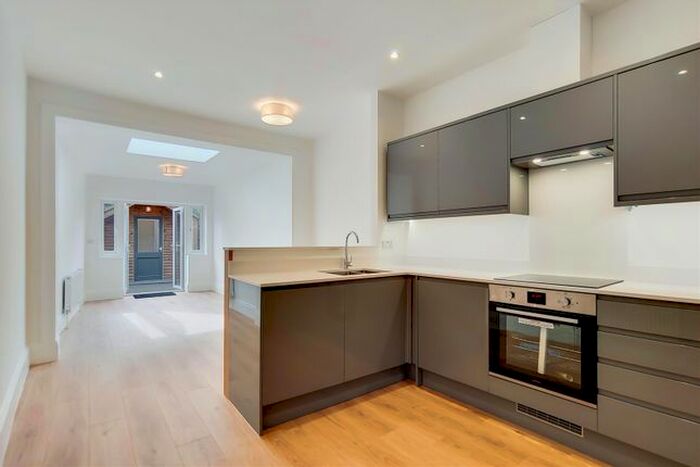 2 Bedroom Terraced House To Rent In Shacklegate Lane, Teddington, TW11