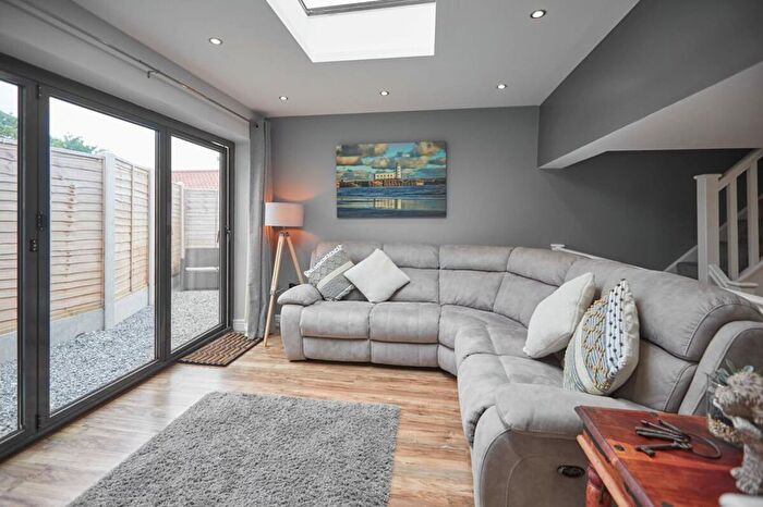 2 Bedroom Flat To Rent In Seamer, YO12