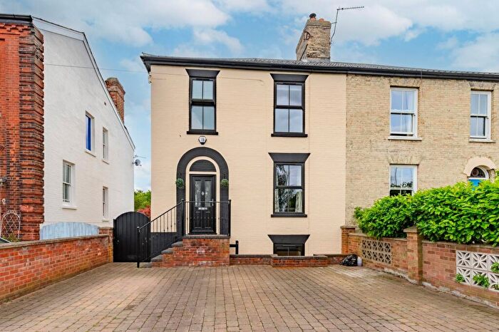 4 Bedroom Semi-Detached House For Sale In Constitution Hill, Norwich, NR3