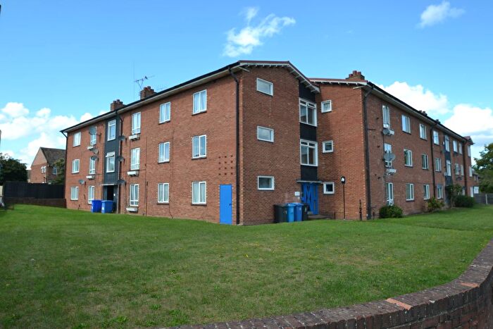 2 Bedroom Flat To Rent In Blenhiem Road, Maidenhead, SL6