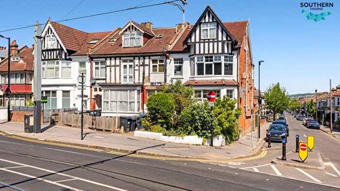 2 Bedroom Flat For Sale In Addiscombe Road, Croydon, Surrey, CR0