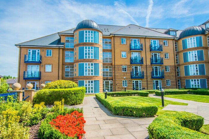 2 Bedroom Flat To Rent In Newland Gardens, Hertford, SG13