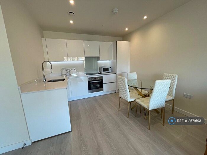 1 Bedroom Flat To Rent In Yarrow Apartments, London, NW7