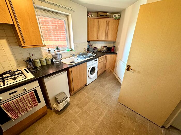 1 Bedroom Flat To Rent In Thackhall Street, Stoke, Coventry, CV2