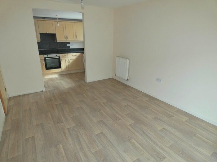 2 Bedroom Flat To Rent In Wilton Court, Hanley, Stoke-On-Trent, ST1