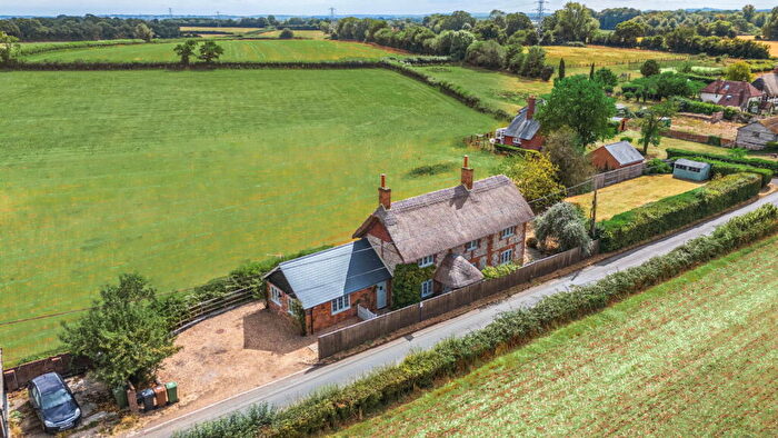 4 Bedroom Detached House For Sale In Nightingale Cottage, Clanville, SP11