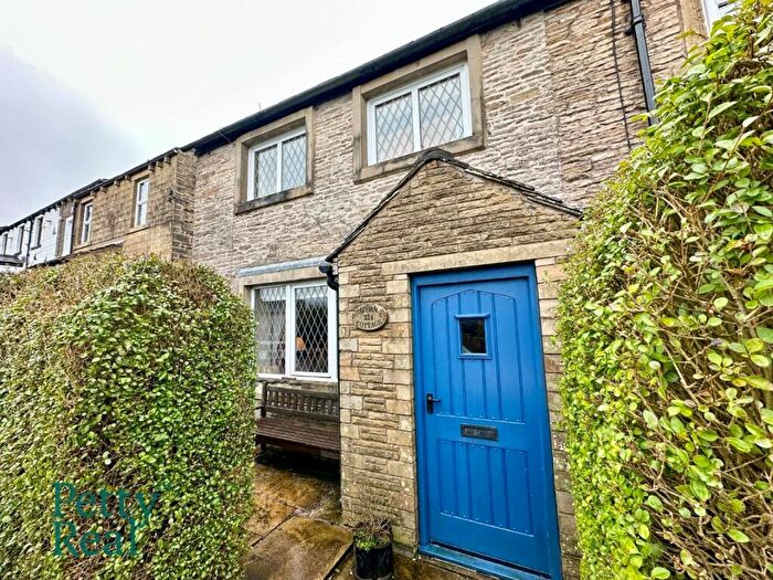 2 Bedroom Cottage For Sale In Gisburn Road, Blacko, BB9