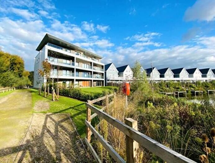 2 Bedroom Flat For Sale In Champlain Street, Reading, RG2