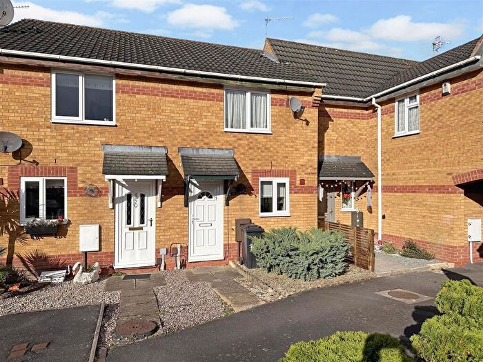 2 Bedroom End Of Terrace House To Rent In Richardson Drive, Stourbridge, DY8