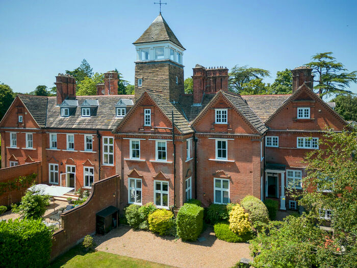 2 Bedroom Apartment To Rent In Ranmore Manor, Dorking, RH5