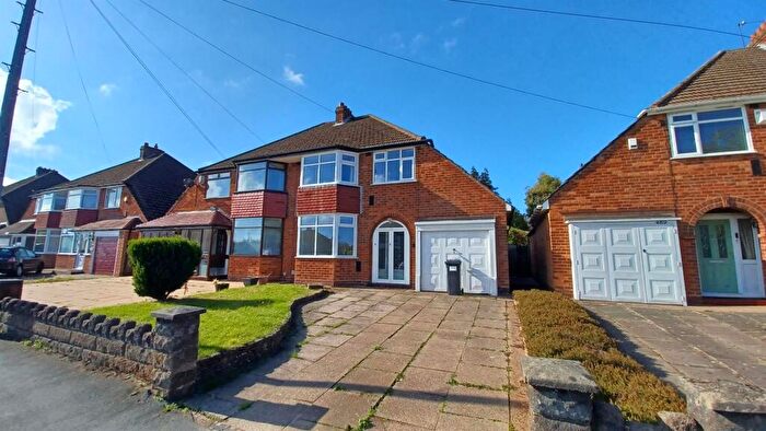 3 Bedroom Semi-Detached House To Rent In Lode Lane, Solihull, B92