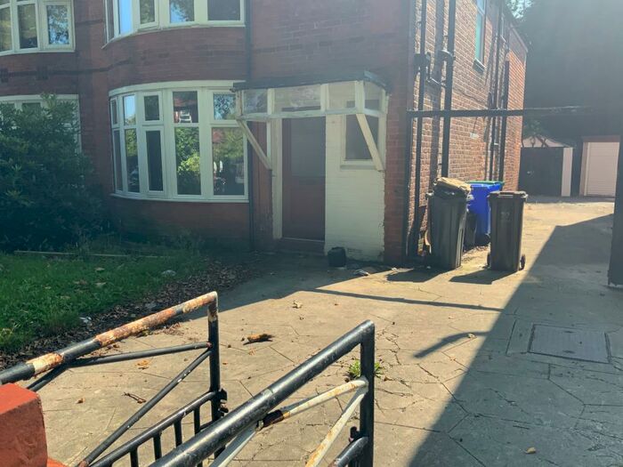 5 Bedroom Semi-Detached House To Rent In Parsonage Road, Withington, M20