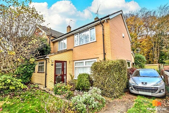 3 Bedroom Semi Detached House For Sale In Greenway, Chesham, HP5