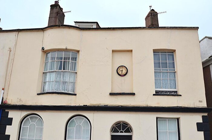 1 Bedroom Flat For Sale In Brunswick Place, Dawlish, EX7