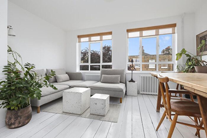 2 Bedroom Property To Rent In Hamilton Park, London, N5