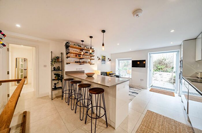 3 Bedroom Flat For Sale In St. John's Way, London, N19