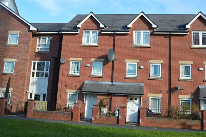 4 Bedroom House To Rent In Bold Street, Hulme, Manchester, M15